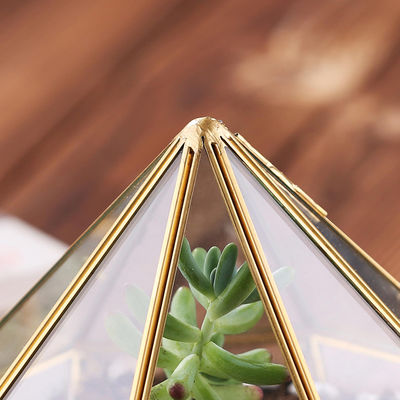 Vaso da tavolo d'attaccatura di vetro di terrario di Homeware della piramide di rame per la decorazione fornitore