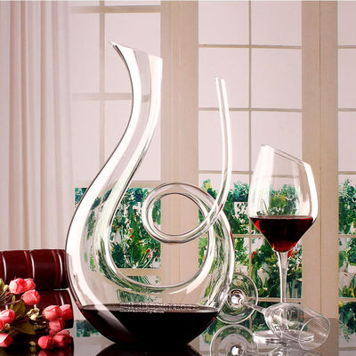 Decantatore moderno del vetro soffiato della mano, decantatore del vino del fondo piatto del vetro trasparente fornitore