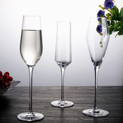 I vetri di vino di cristallo di lusso lungamente hanno staccato i vetri dal gambo di flûte senza piombo fornitore