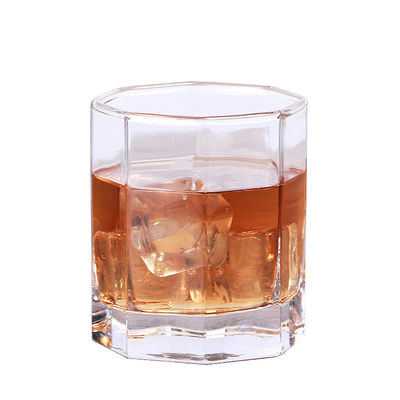 I vetri di vino di cristallo scozzesi premio oscillano lo stile per la capacità dei cocktail 300ml fornitore
